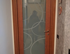 Porta interna ciliegio laminato con vetro decorato